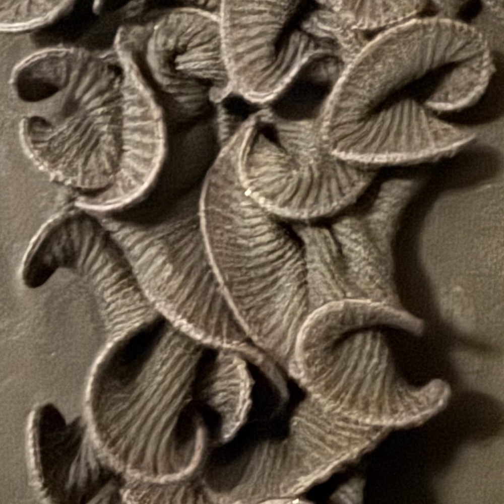 Sleevless Sweater - image 4